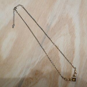 Elegant Gold Necklace W Yellow Stones